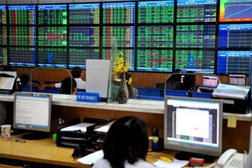 Thanh khoản sụt giảm mạnh, VN-Index xuống 477 điểm